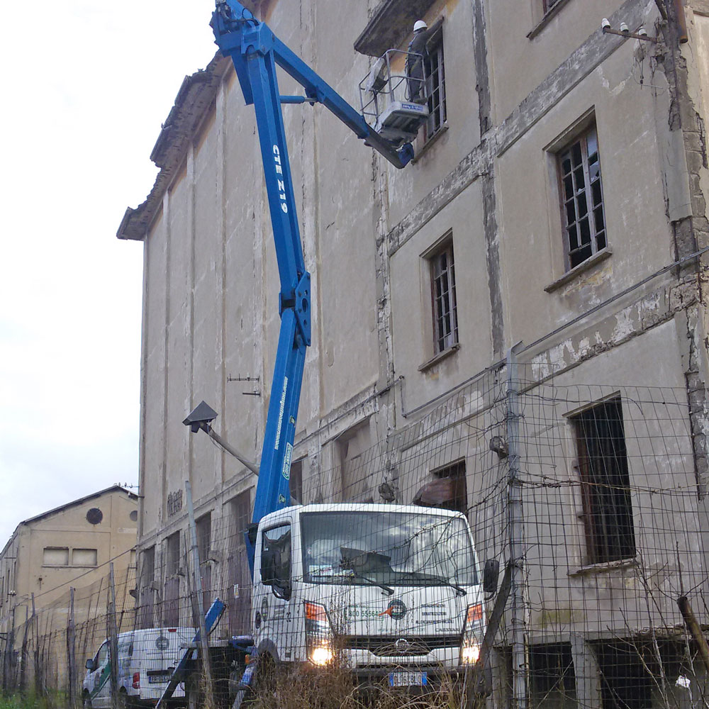 bonifica dal guano e dalle carcasse dei piccioni